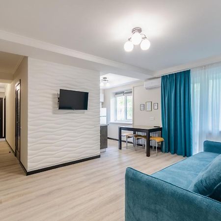 Artal Apartment On Obolonsky Avenue 16 Kyiv Exterior photo