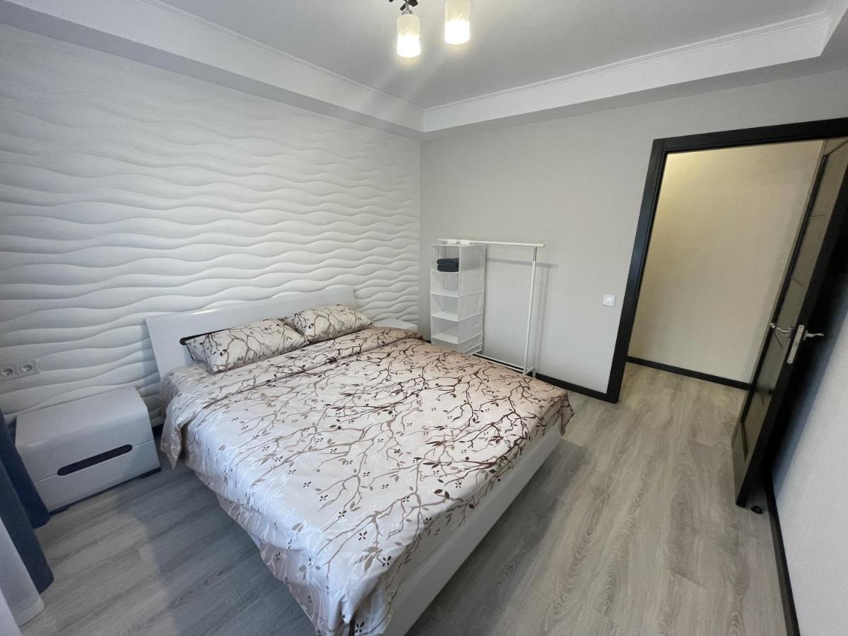 Artal Apartment On Obolonsky Avenue 16 Kyiv Exterior photo