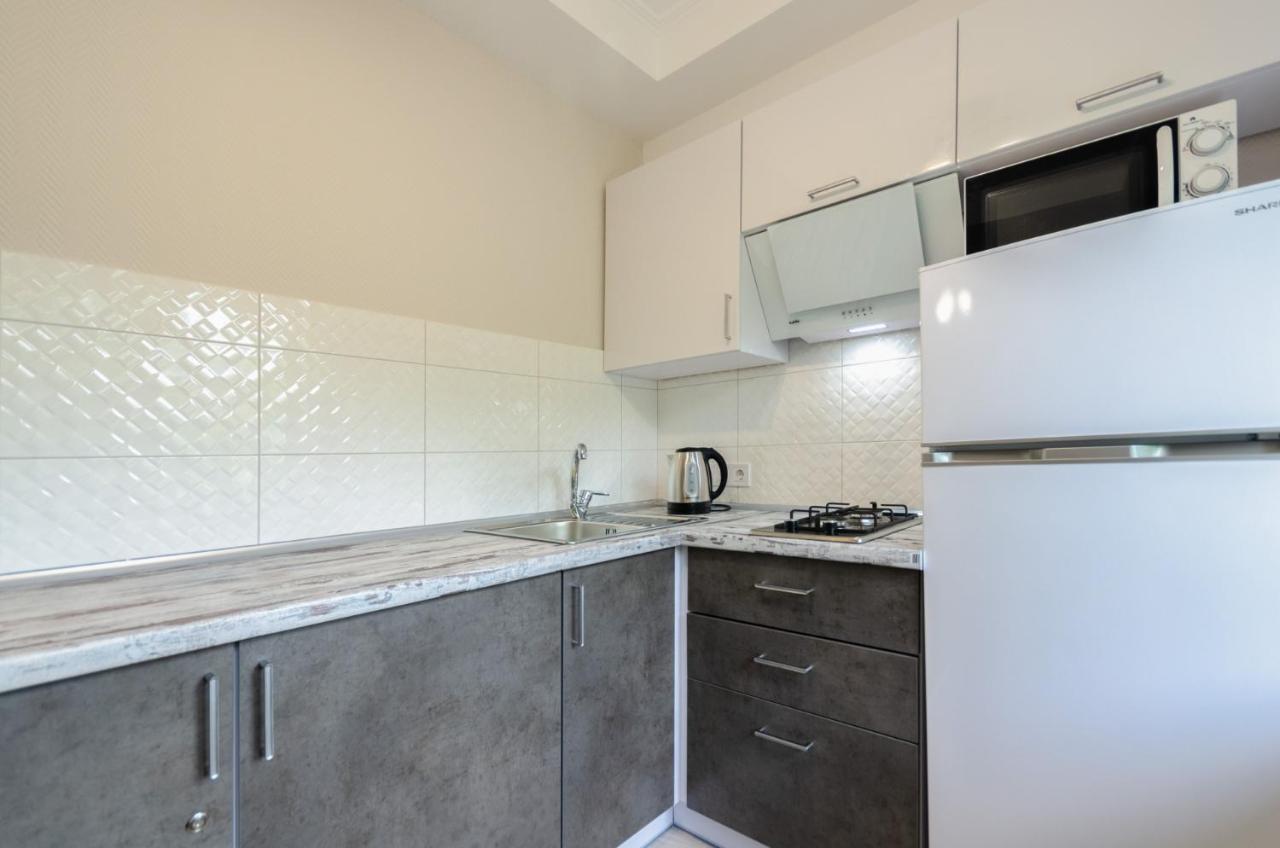 Artal Apartment On Obolonsky Avenue 16 Kyiv Exterior photo