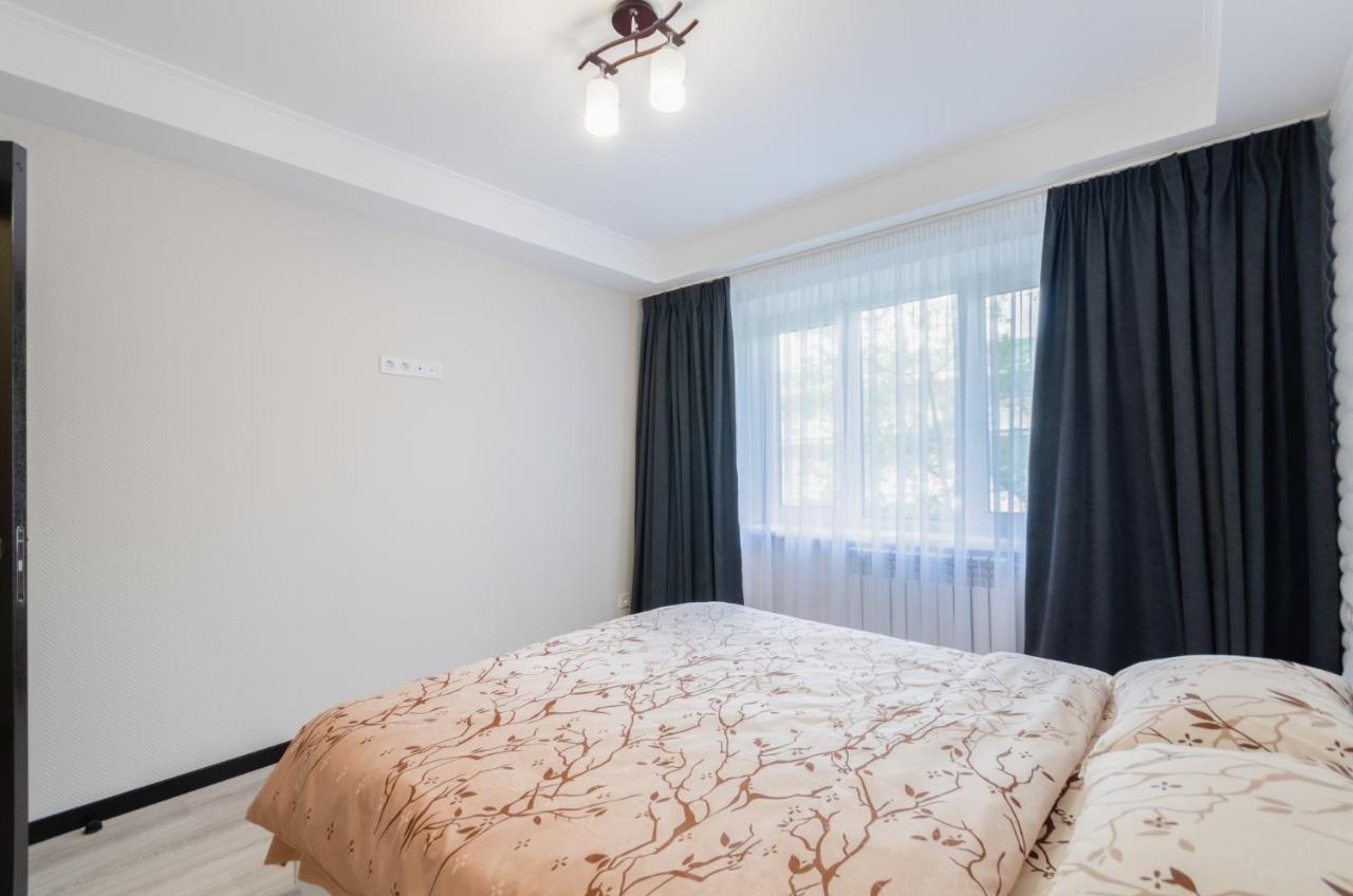 Artal Apartment On Obolonsky Avenue 16 Kyiv Exterior photo