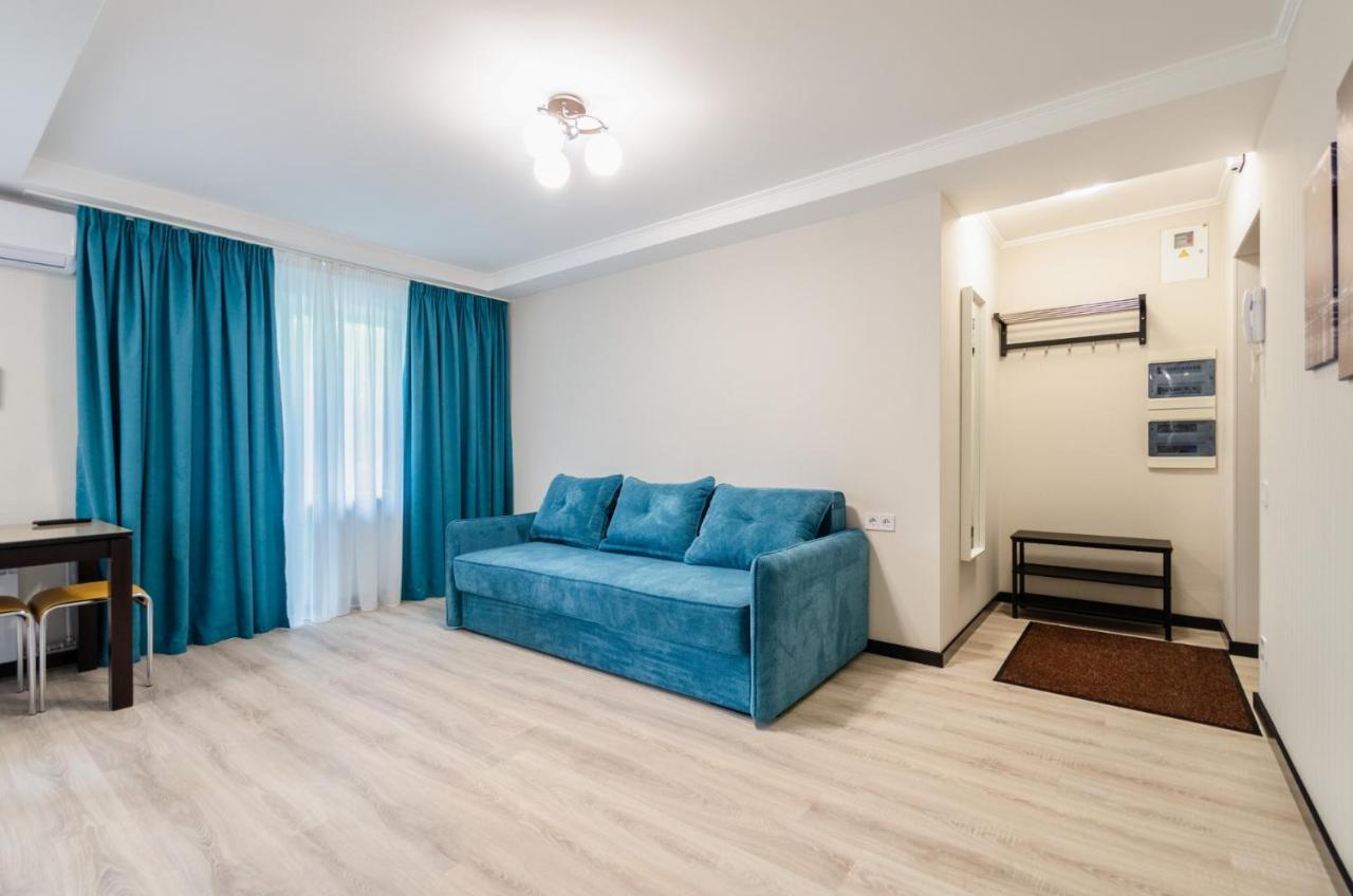 Artal Apartment On Obolonsky Avenue 16 Kyiv Exterior photo
